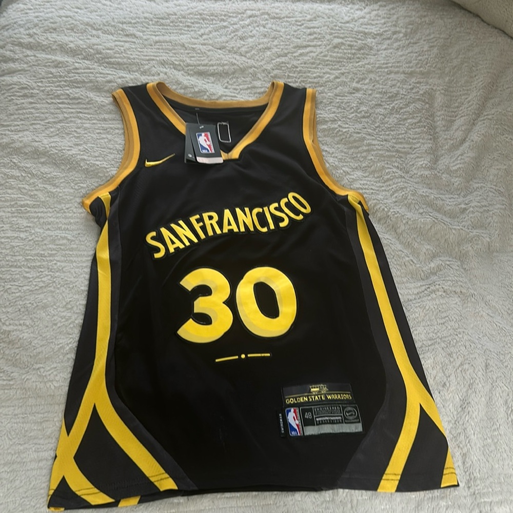 Brand new Curry Jersey with tags and perfect condition